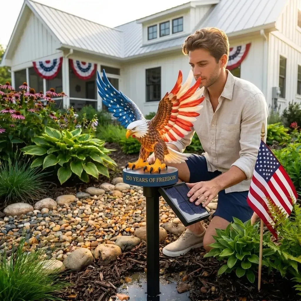 🔥Last Day 49% OFF-Solar Eagle Garden Light – A Glowing Tribute to American Freedom-Buy 2 Free shipping